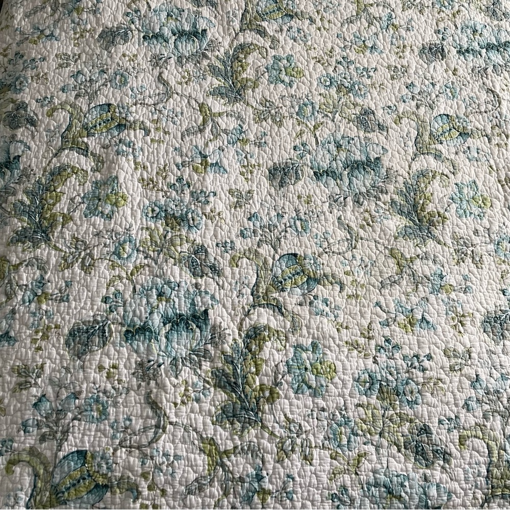 ARTISAN de LUXE Reversible Cotton Striped Floral Quilt Queen